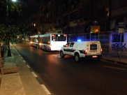 بالصور: الشرطة تعالج جسماً مشبوهاً داخل حافلة في مدينة يافا 